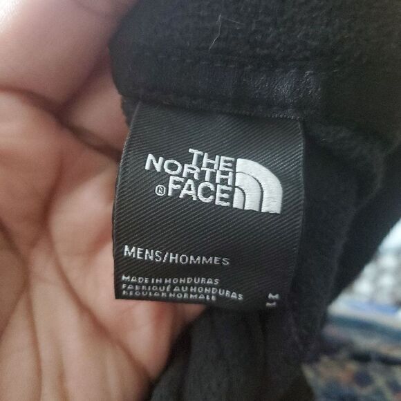 The North Face Black Pullover SweaterMen's Size Medium - Picture 8 of 8